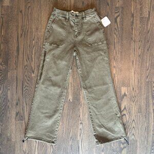 NWT - Altar’d State Utility Cargo Pants - Olive Green - Size 25